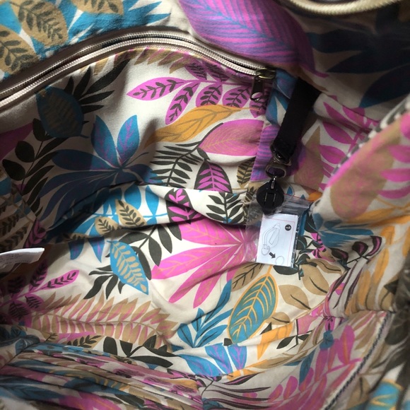 Travelon Anti-Theft Shoulder Bag - Picture 7 of 9